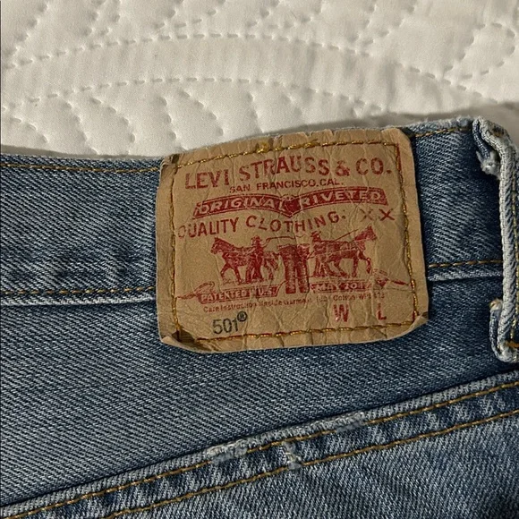 Levi’s women’s denim shorts - Picture 7 of 11